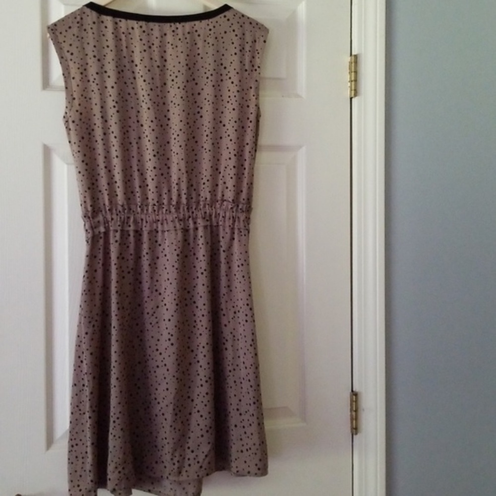 ⭐2/$10 LOFT Blouson Polka Dot Dress, size M - Picture 3 of 8